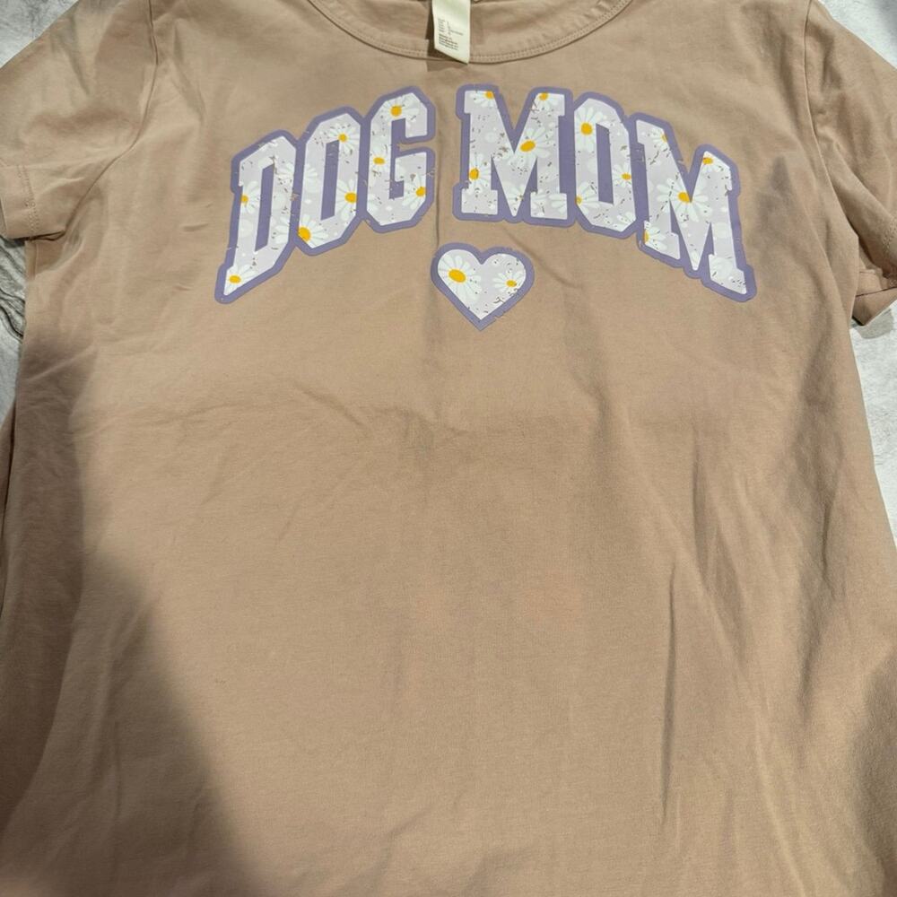 Dog mom tee